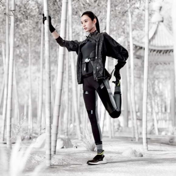 🌸 Save The Date! Best in Activewear Posh Party! - Picture 4 of 10